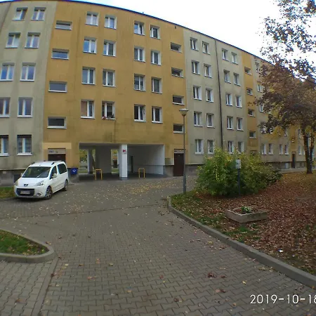 2120 Przyjazni 4 - Tanie - Samodzielne Zameldowanie - Self Check In Poznaň