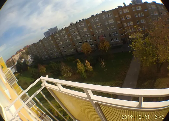 2120 Przyjazni 4 - Tanie - Samodzielne Zameldowanie - Self Check In Δωμάτια σε οικογενειακή κατοικία *