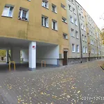 2120 Przyjazni 4 - Tanie - Samodzielne Zameldowanie - Self Check In ホームステイ ポズナン