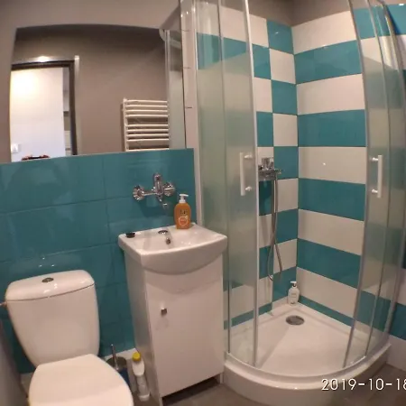 2120 Przyjazni 4 - Tanie - Samodzielne Zameldowanie - Self Check In Homestay szállás