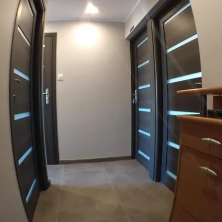 2120 Przyjazni 4 - Tanie - Samodzielne Zameldowanie - Self Check In Homestay szállás *