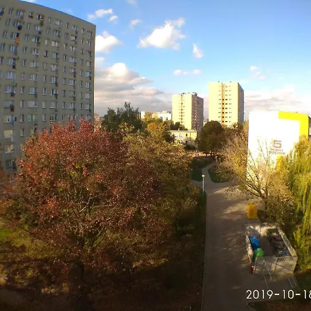 2120 Przyjazni 4 - Tanie - Samodzielne Zameldowanie - Self Check In Homestay szállás