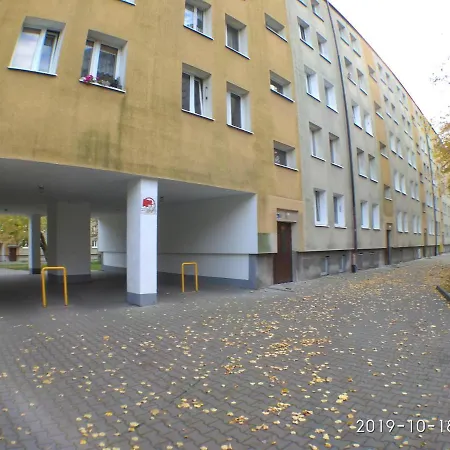 2120 Przyjazni 4 - Tanie - Samodzielne Zameldowanie - Self Check In Homestay szállás Poznań