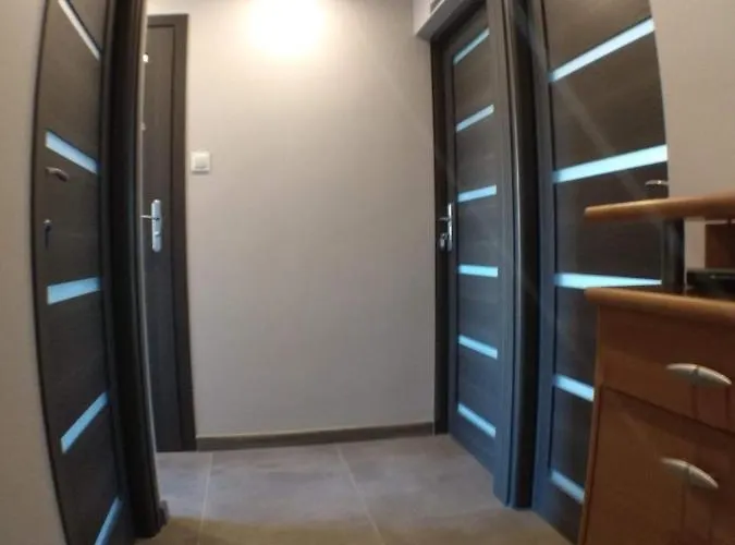 2120 Przyjazni 4 - Tanie - Samodzielne Zameldowanie - Self Check In منزل للإقامة *