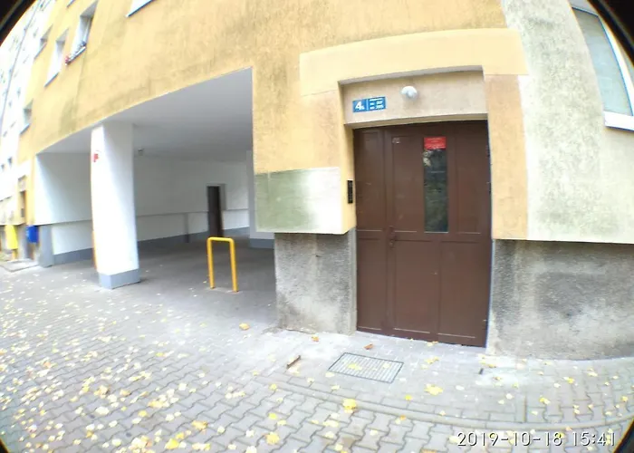 2120 Przyjazni 4 - Tanie - Samodzielne Zameldowanie - Self Check In منزل للإقامة